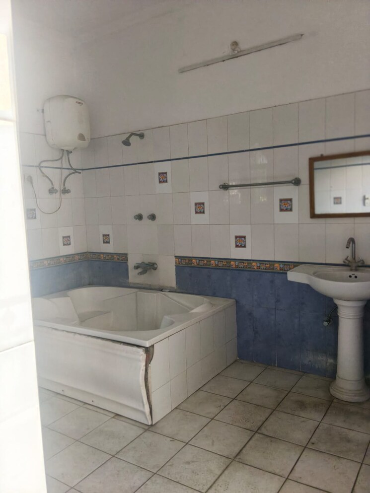 Kitchen, gomti nagar 5 Bedroom 3260 Sq.Ft. Independent House In Gomti Nagar Lucknow 9545718