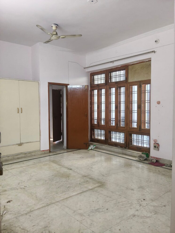 Room, gomti nagar 5 Bedroom 3260 Sq.Ft. Independent House In Gomti Nagar Lucknow 9545718