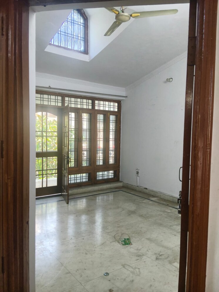 Room, gomti nagar 5 Bedroom 3260 Sq.Ft. Independent House In Gomti Nagar Lucknow 9545718