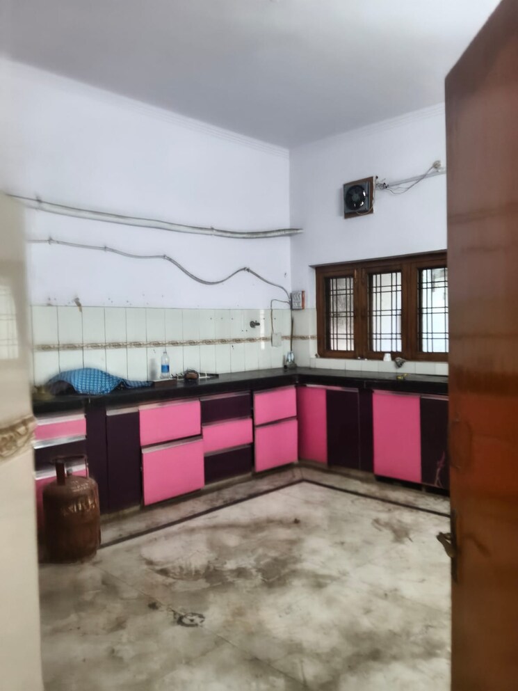 Kitchen, gomti nagar 5 Bedroom 3260 Sq.Ft. Independent House In Gomti Nagar Lucknow 9545718