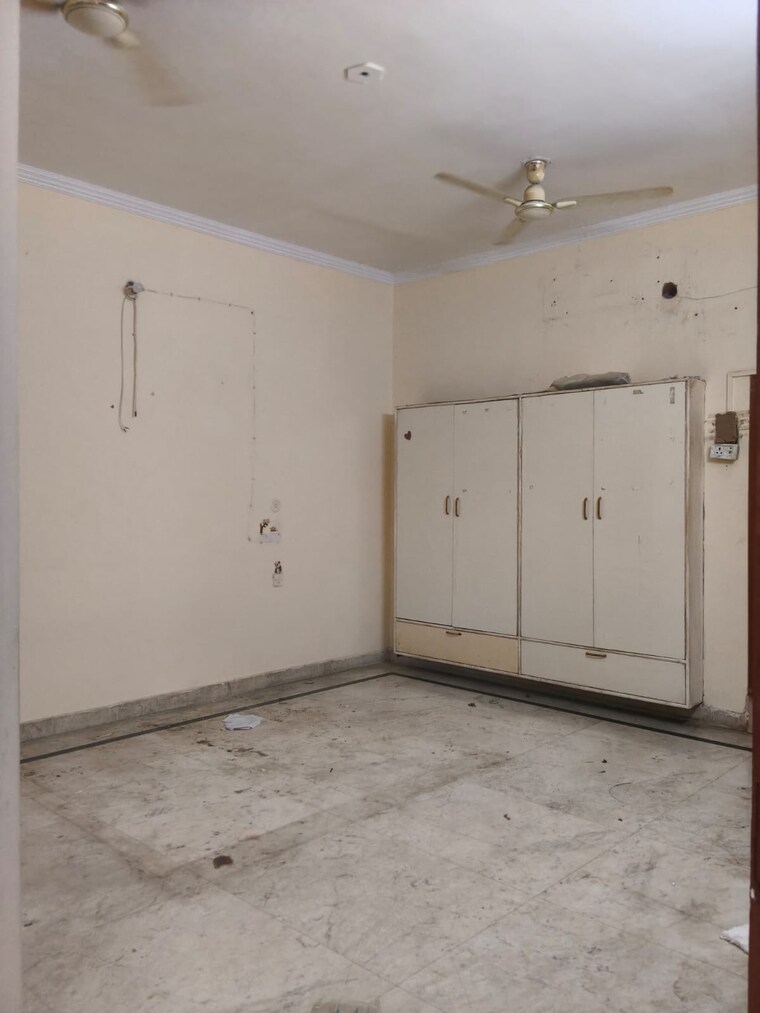 Room, gomti nagar 5 Bedroom 3260 Sq.Ft. Independent House In Gomti Nagar Lucknow 9545718