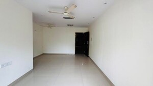 Room in 3 BHK Apartment at Surbhi CHS Andheri West, Andheri West – for Rent