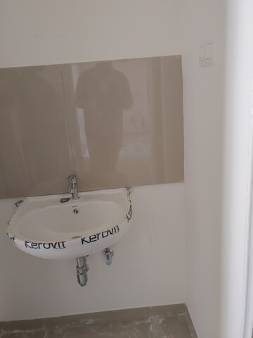 Bathroom in 3 BHK Apartment at Rucha Vantage, Baner – for Rent