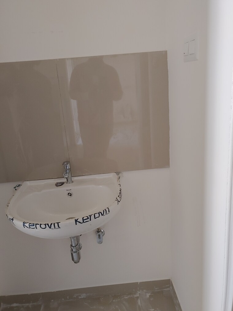 Bathroom, rucha-vantage 3 Bedroom 1500 Sq.Ft. Apartment In Baner Pune 9545715