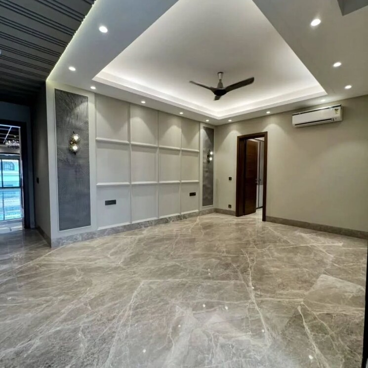 Room, avl-36-gurgaon 5 Bedroom 500 Sq.Yd. Builder Floor In Sector 36 Gurgaon 9545804
