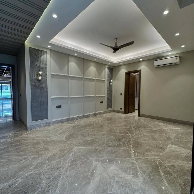 Room, avl-36-gurgaon 5 Bedroom 500 Sq.Yd. Builder Floor In Sector 36 Gurgaon 9545804