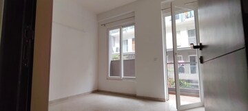 Room in 3.5 BHK Builder Floor at Smart World Orchard, Sector 61 – for Rent