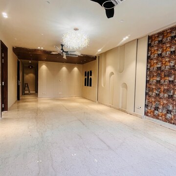 4 BHK Builder Floor For Sale in Nirvana Country Birch Court, Nirvana Country