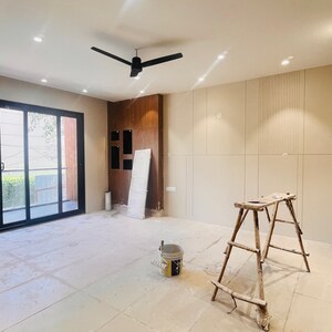 Room in 4 BHK Builder Floor at Nirvana Country Birch Court, Nirvana Country – for Sale