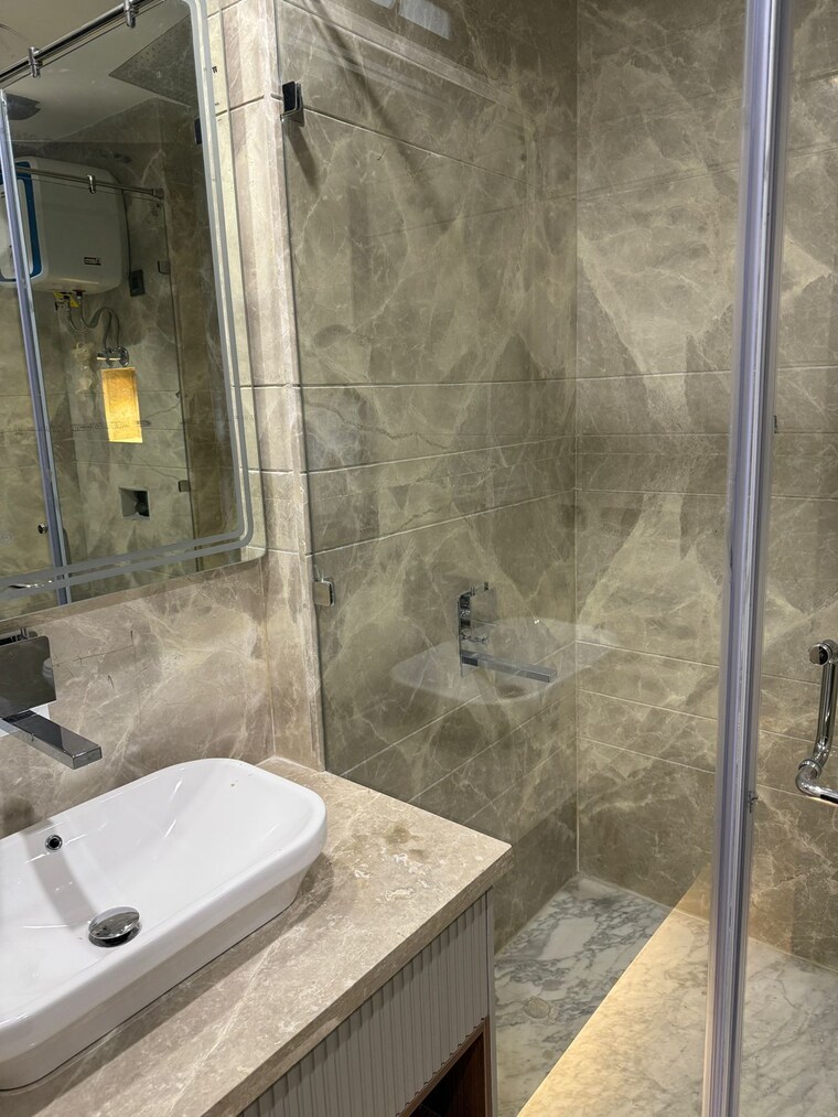 Bathroom, defence colony 3 Bedroom 325 Sq.Yd. Builder Floor In Defence Colony Delhi 9545846