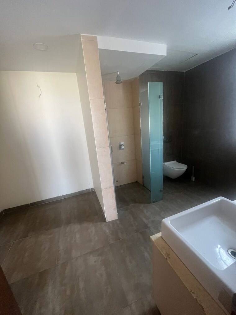Bathroom, park-street 3 Bedroom 1600 Sq.Ft. Apartment In Wakad Pune 9545865