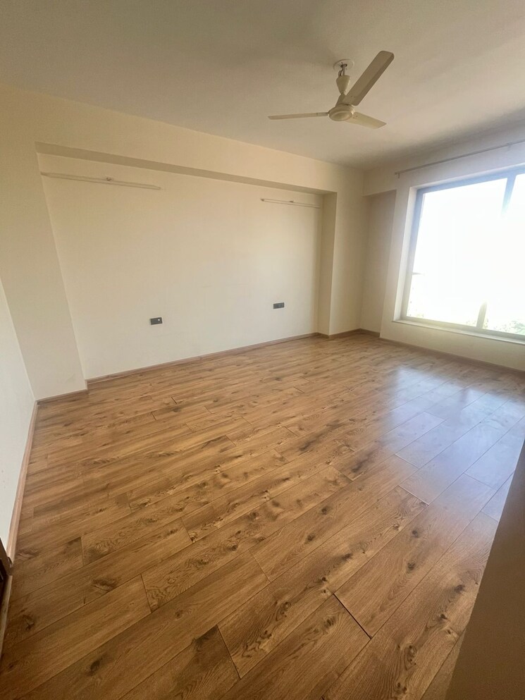 Room, park-street 3 Bedroom 1600 Sq.Ft. Apartment In Wakad Pune 9545865