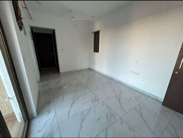 Room in 2 BHK Apartment at Raymond Ten X Habitat, Pokhran Road No Two – for Rent