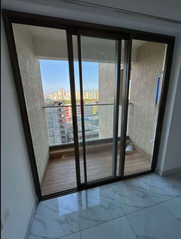 Room in 2 BHK Apartment at Raymond Ten X Habitat, Pokhran Road No Two – for Rent