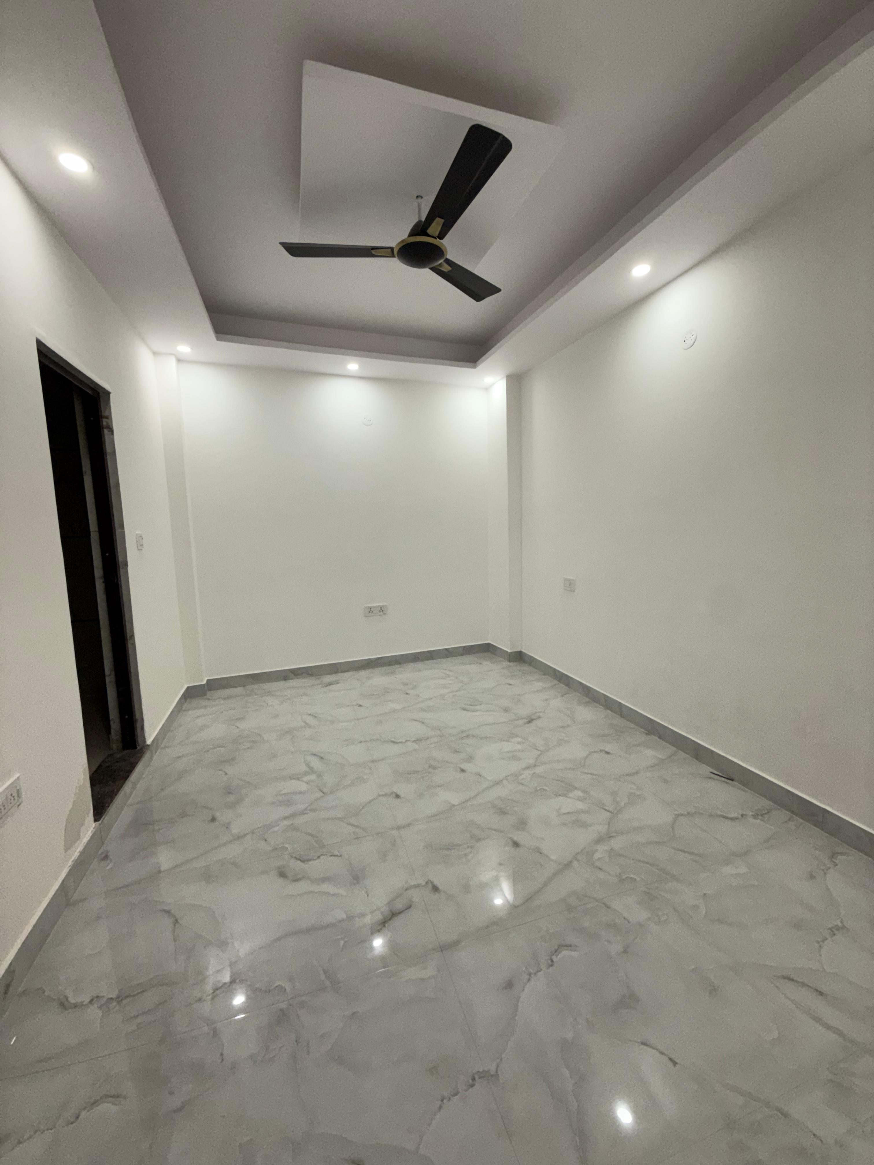 3 BHK Builder Floor For Rent in Chattarpur