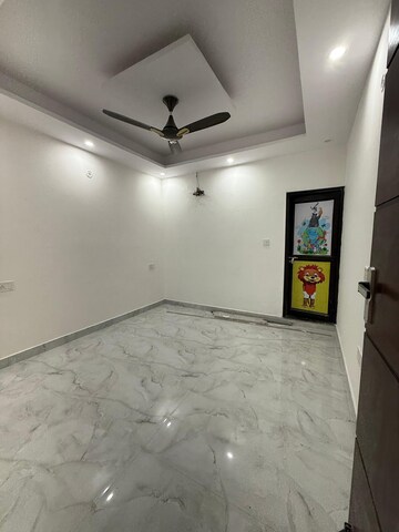 Bedroom in 3 BHK Builder Floor at Chattarpur – for Rent