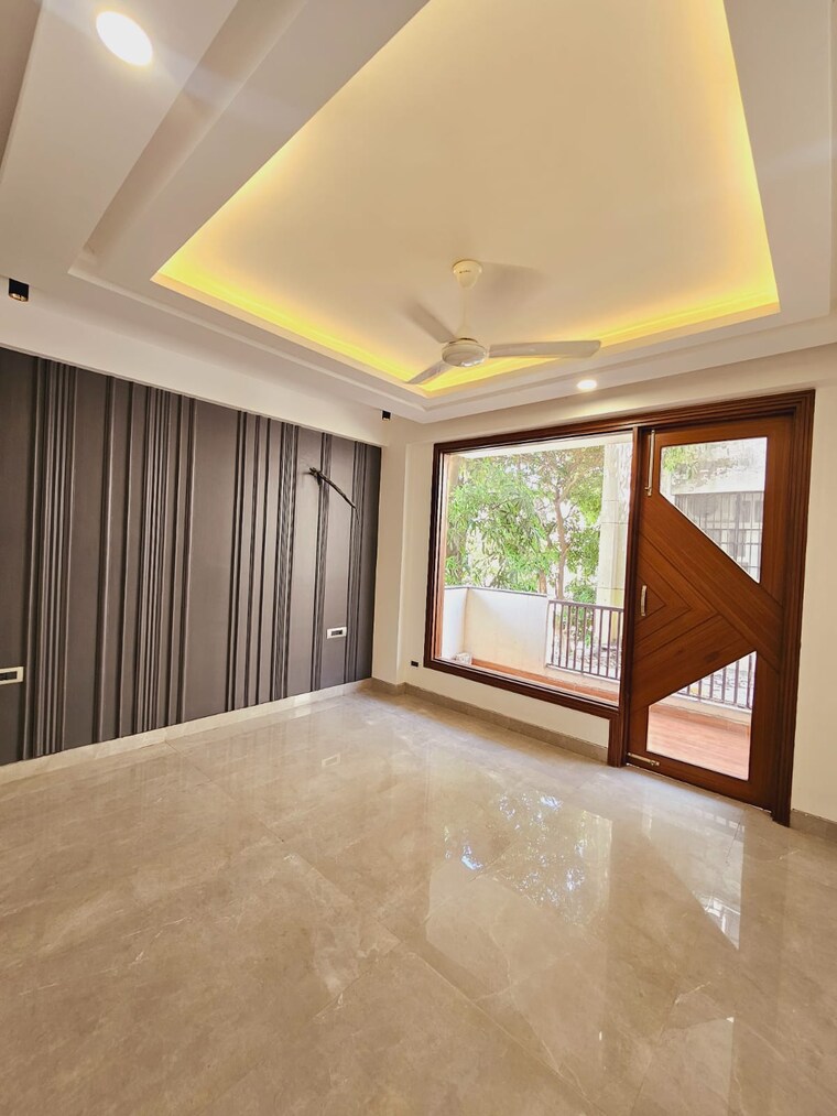Room, uppal-southend 4 Bedroom 307 Sq.Yd. Builder Floor In Sector 49 Gurgaon 9545912