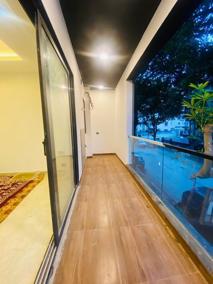 Balcony, uppal-southend 4 Bedroom 307 Sq.Yd. Builder Floor In Sector 49 Gurgaon 9545912