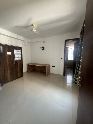 Room in 3 BHK Apartment at Park Street, Wakad – for Rent