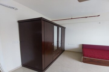 Room in 2 BHK Apartment at Runwal Bliss, Kanjurmarg East – for Rent