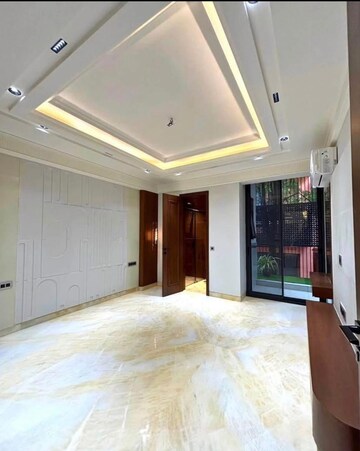 Room in 4 BHK Builder Floor at Sector 56 – for Sale