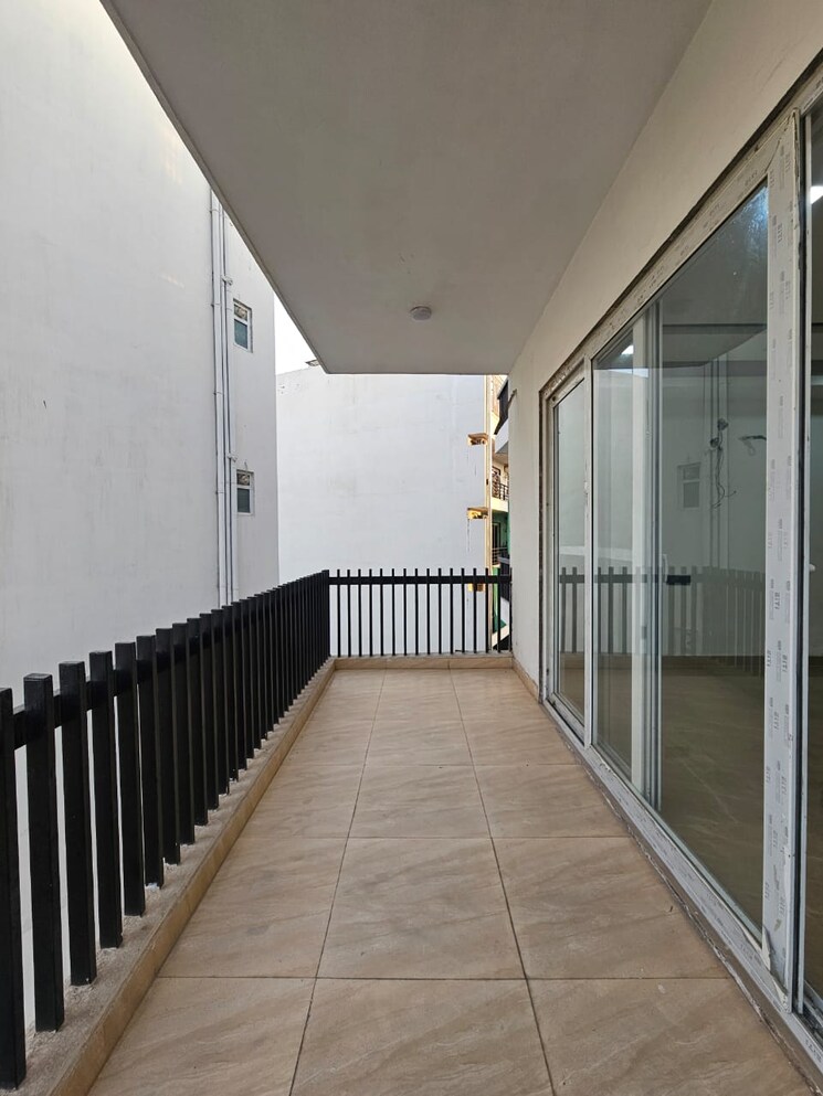 Balcony, vipul-world-floors 3.5 Bedroom 192 Sq.Yd. Builder Floor In Sector 48 Gurgaon 9545952