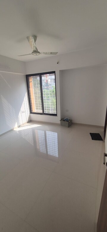 Room in 2 BHK Apartment at ARV Uthville, Kharadi – for Rent