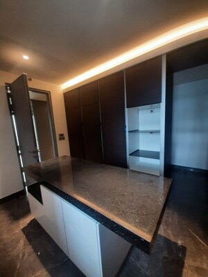 Room in 4 BHK Apartment at Lodha Trump Tower, Worli – for Rent