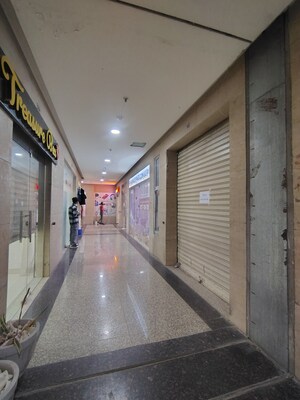 Furnished Amenities in  Shop at Omaxe World Street, Sector 79 – for Rent