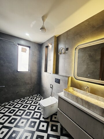 Furnished Amenities in 4 BHK Builder Floor at Sushant Lok I – for Sale