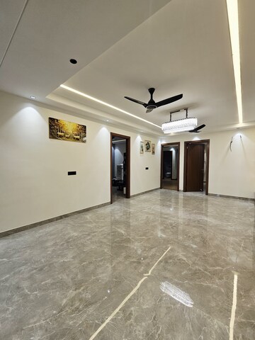 Room in 4 BHK Builder Floor at Ansal Api Versalia 2, Sector 67a – for Sale