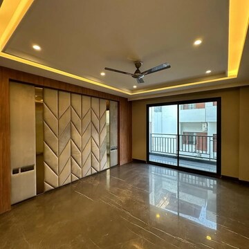 Room in 5 BHK Builder Floor at Shyam Kunj Gurgaon, Sector 33 – for Sale