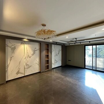 Room in 5 BHK Builder Floor at Shyam Kunj Gurgaon, Sector 33 – for Sale