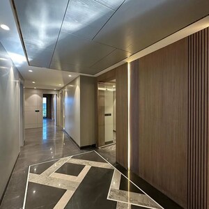 Building Lobby in 5 BHK Builder Floor at Shyam Kunj Gurgaon, Sector 33 – for Sale