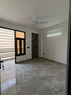 2 BHK Builder Floor For Rent in Chattarpur