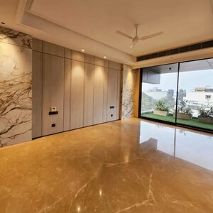 Room in 6 BHK Builder Floor at SP Infocity Gurgaon, Sector 19 – for Sale