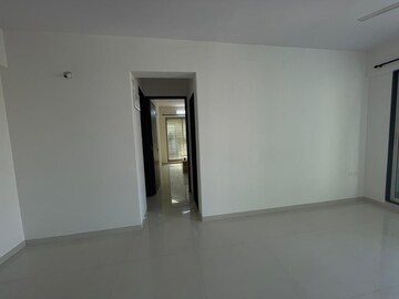 Room in 1 BHK Apartment at Kaustubh Platinum, Borivali East – for Rent