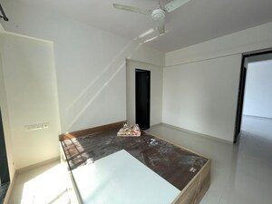 Furnished Amenities in 1 BHK Apartment at Kaustubh Platinum, Borivali East – for Rent