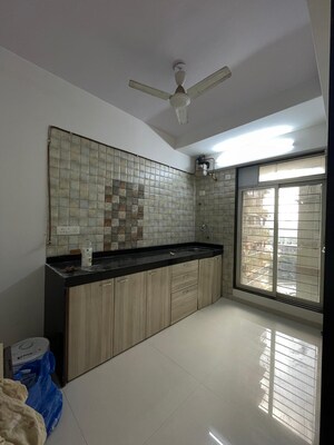 Room in 1 BHK Apartment at Kaustubh Platinum, Borivali East – for Rent