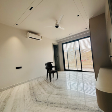 Bathroom in 3 BHK Builder Floor at South City 2 – for Sale