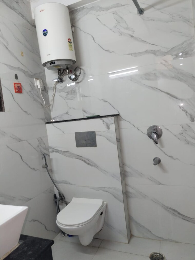 Bathroom, saket 2 Bedroom 951 Sq.Ft. Builder Floor In Saket Delhi 9546214