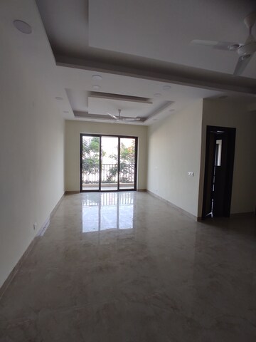 2 BHK Apartment For Rent in Paras Dews, Sector 106