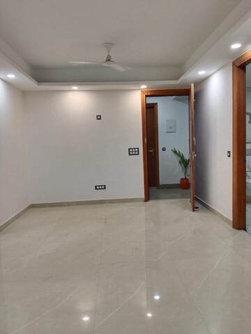 Room in 2 BHK Builder Floor at Saket – for Rent