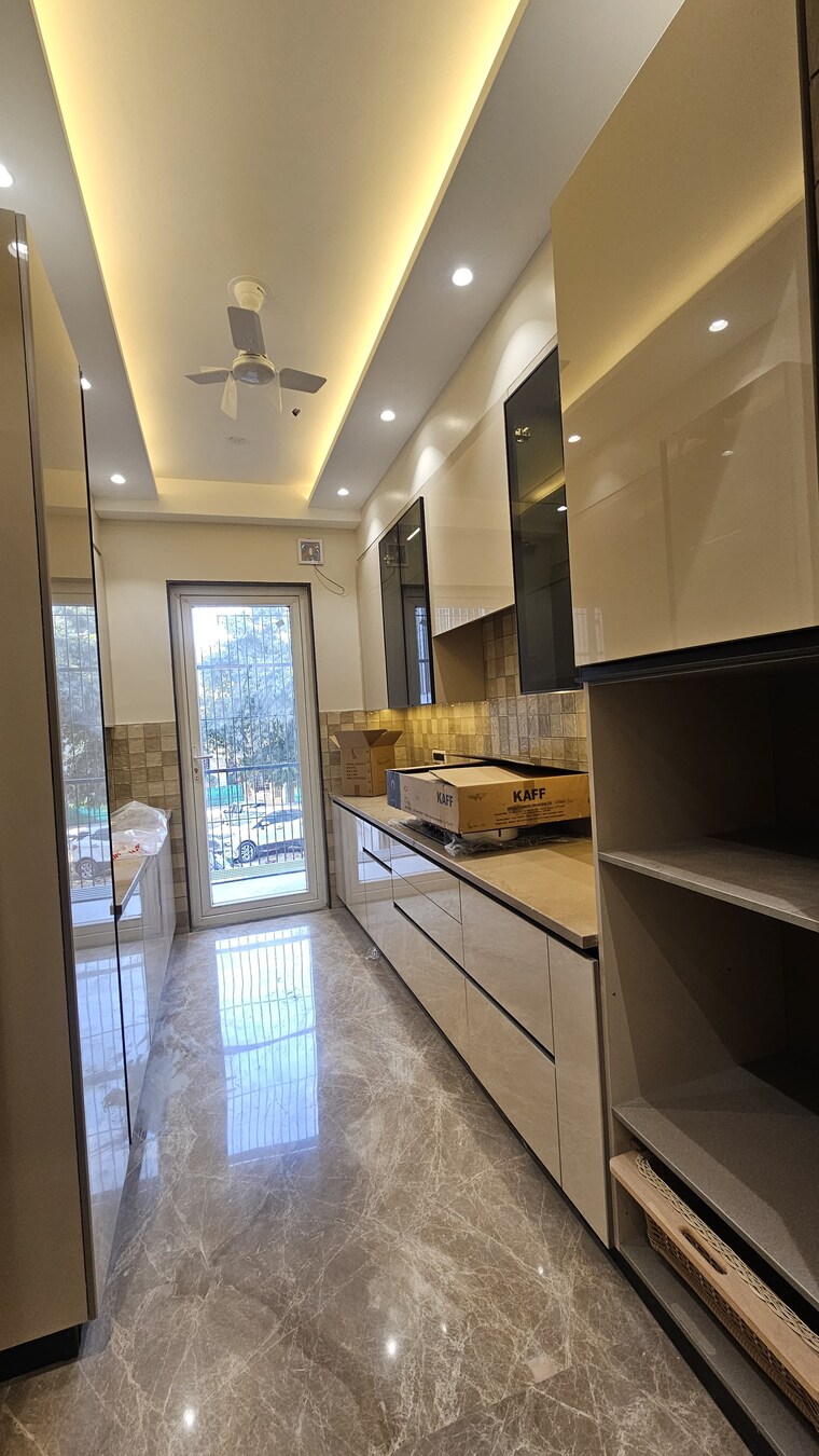 Kitchen, auram-floor 4 Bedroom 360 Sq.Yd. Builder Floor In South City 2 Gurgaon 9546268