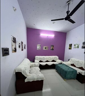 2 BHK Apartment For Rent in Gulmohar Apartments Hazratganj, Hazratganj