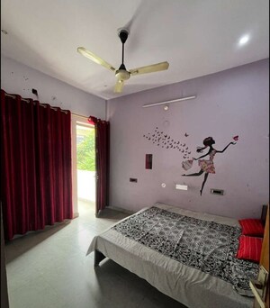 Bedroom in 2 BHK Apartment at Gulmohar Apartments Hazratganj, Hazratganj – for Rent