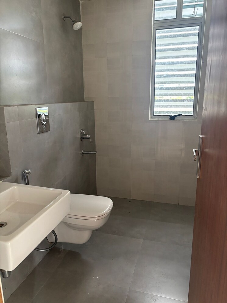 Bathroom, tollygunge 3 Bedroom 1300 Sq.Ft. Apartment In Tollygunge Kolkata 9546330