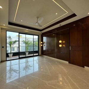 Room in 4 BHK Builder Floor at SR Homes Gurgaon, Sector 41 – for Sale