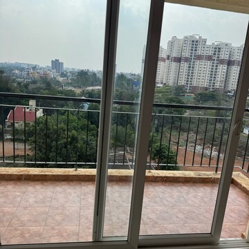 Swimming Pool in 2 BHK Apartment at Gollahalli – for Rent