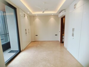 Room in 4 BHK Builder Floor at Safdarjung Enclave – for Sale